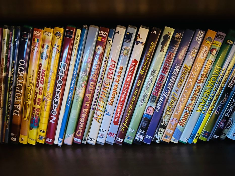 Предлагам дискове с детски филми