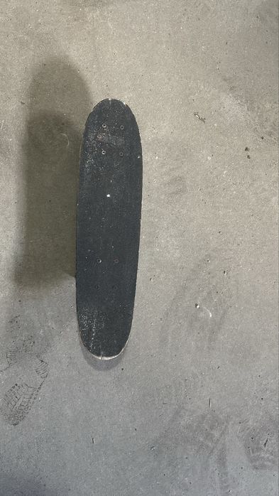 Skateboard cu model Dragon – funcțional, gata de utilizare