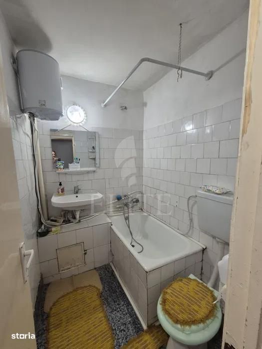 Apartament 4 camere în zona BLOCUL SPRAY