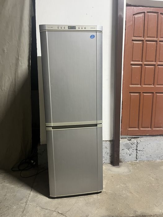 Холодильник б у