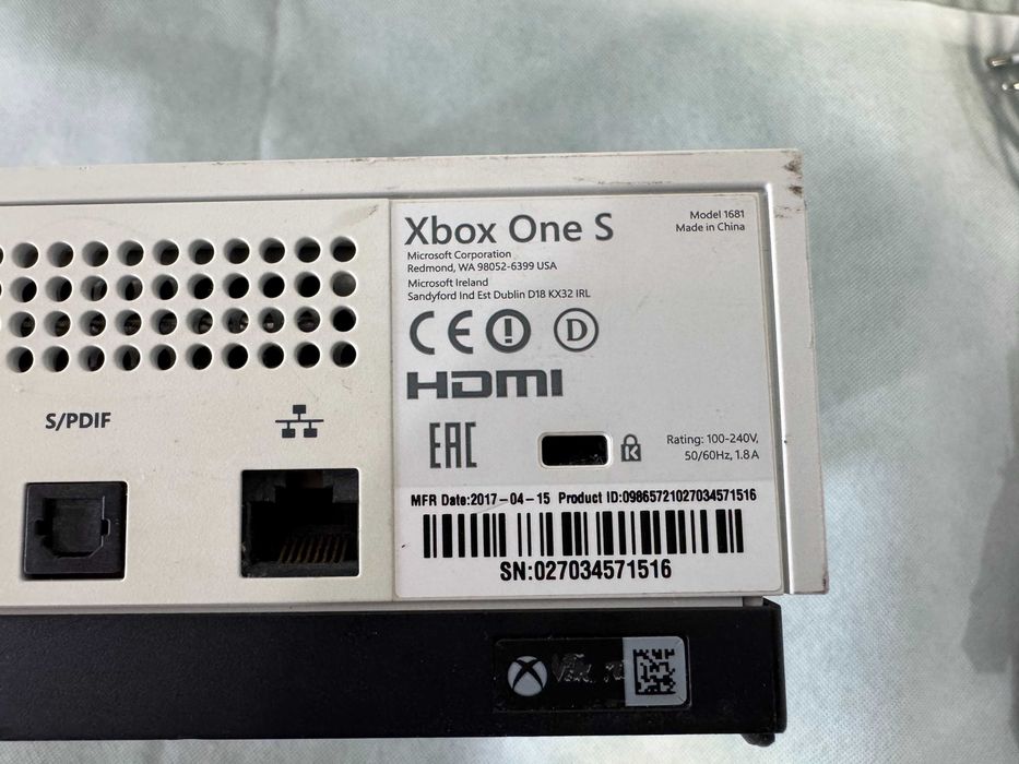Конзола - Xbox One S / 365 GB / Х1