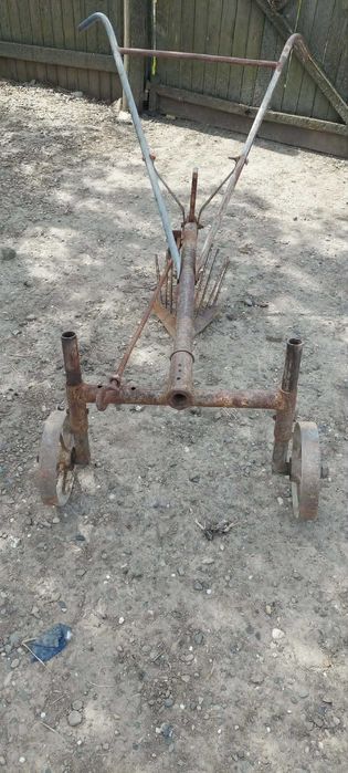 Utilaj agricol pentru scos cartofi