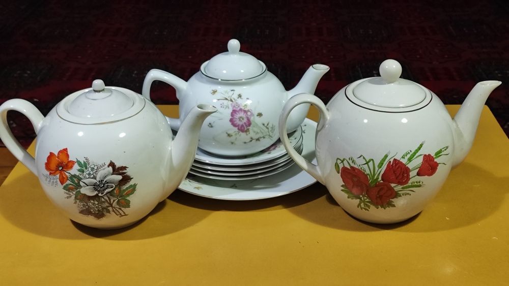 Продам чайники большие