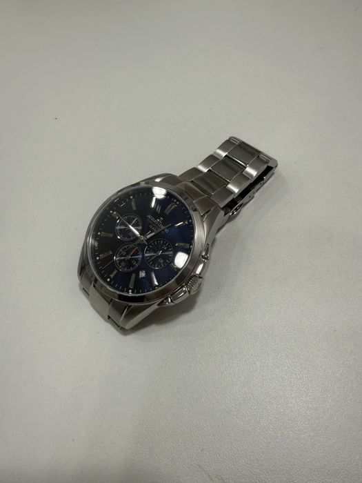 Часы Jacques Lemans