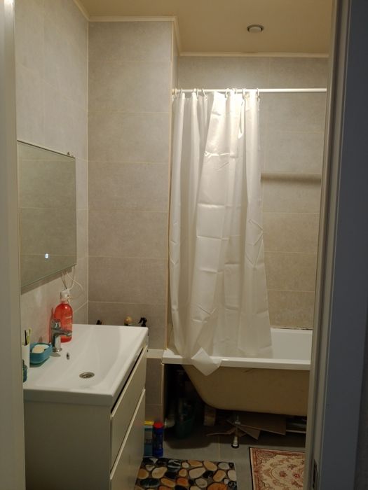 Ищем на подселение девушку