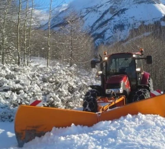 Lama deszapezire Unimog în V