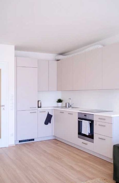 Дава се под наем Двустаен апартамент в Пловдив, Въстанически - 65 кв.м за 306 € - Снимка #1