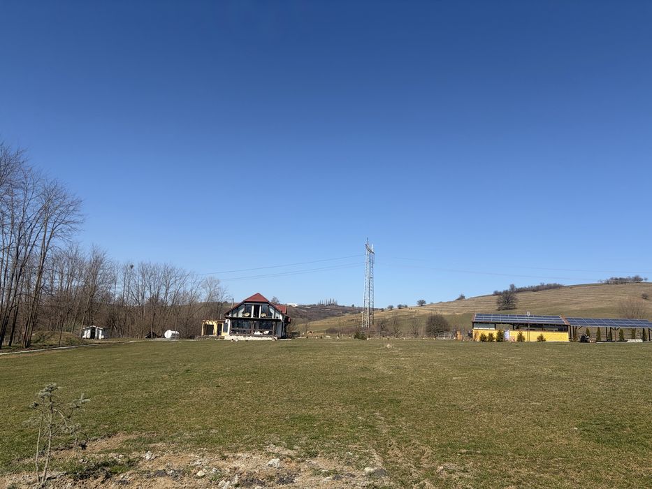 Casa si teren de vanzare Raiul Cailor
