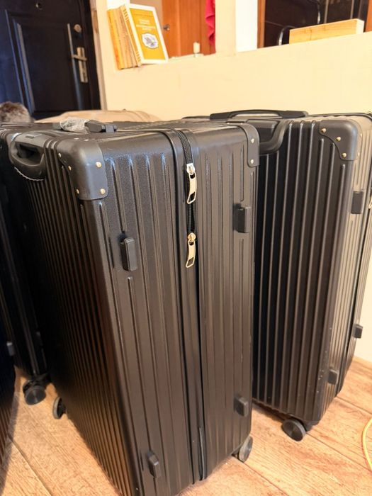 Продается чемодан.