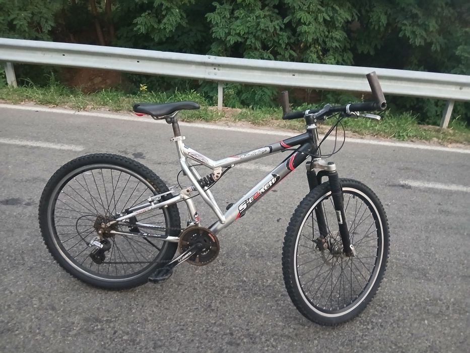 Vând bicicletă este în stare foarte bună Roți 26x1.95 telefon 0748349594 preț 500lei