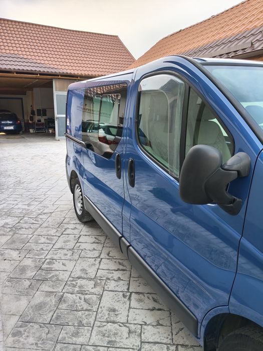 Vând Opel vivaro 19 cdi