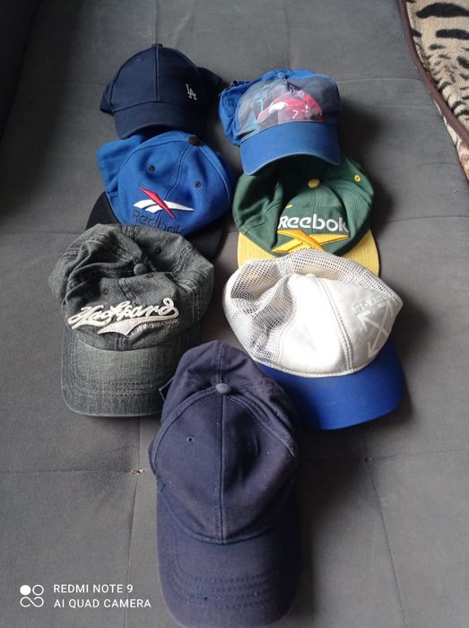 Бейсболки,пальто, джинсовка