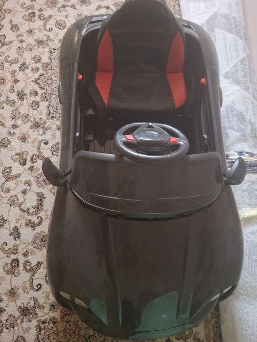 Машинка, электромобиль