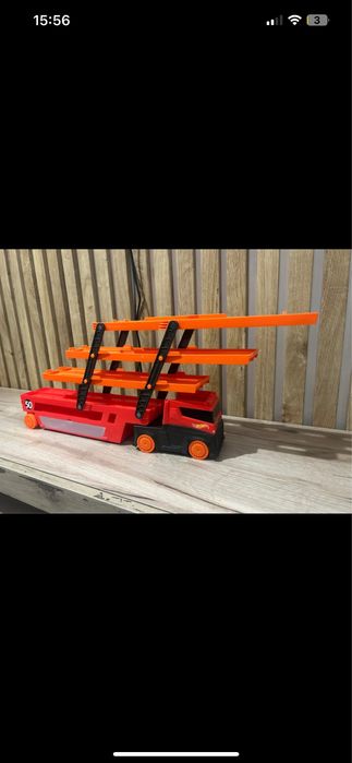 Camion hot wheels mega hauler