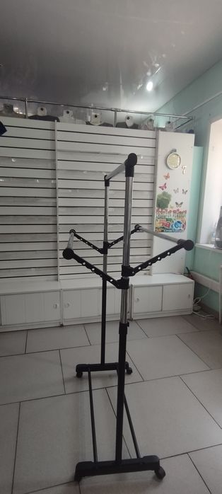 Продам три  ветрины использовались для детской обуви.