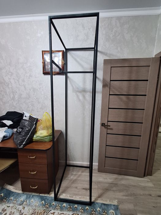 Продам стойку металлическую