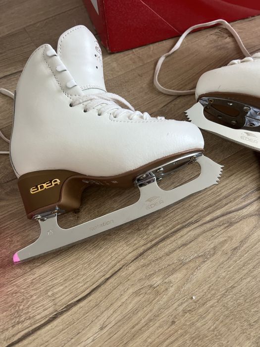 Продам Коньки edea Motivo 195