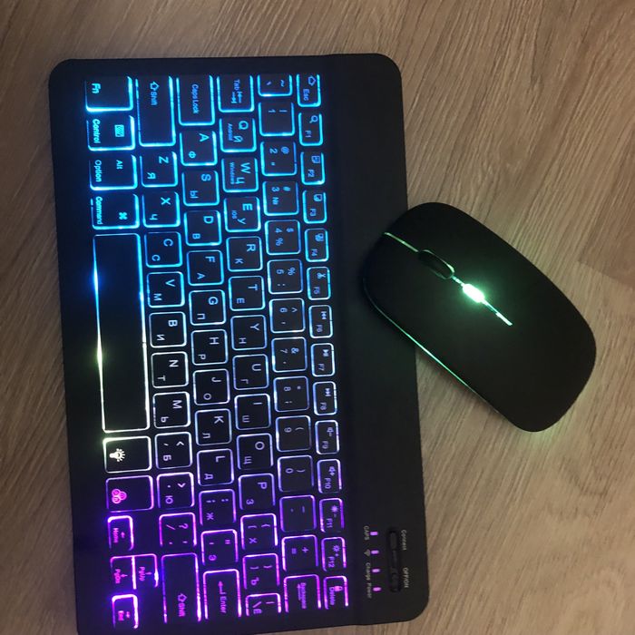 Беспроводная клавиатура Bluetooth