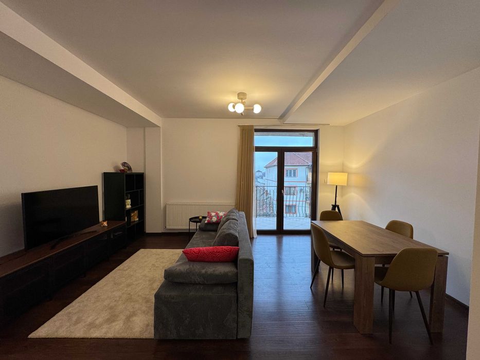 PROPRIETAR inchriez ap. decomandat 2 camere in Bloc Nou Zona Odobescu