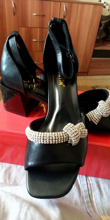 Босоножки , летние