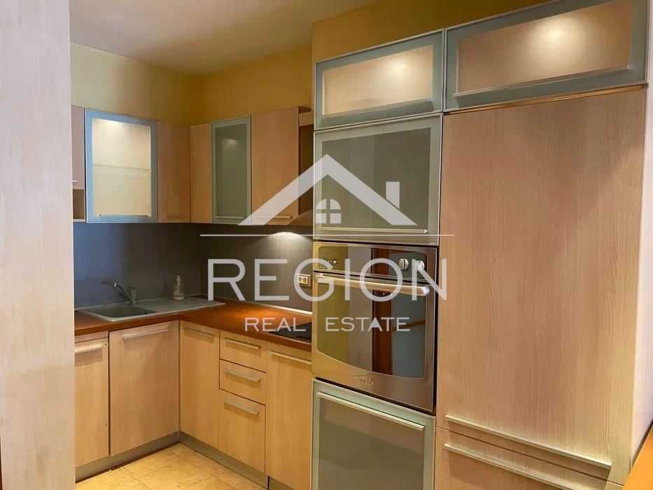 Дава се под наем Тристаен апартамент в Варна, Център - 85 кв.м за 611.49 € - Снимка #1