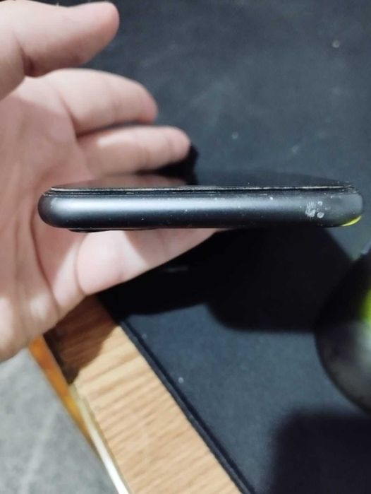 Iphone 11 black excelent