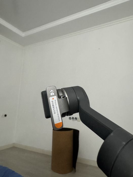 DJI Osmo Mobile 8 - стабилизатор для телефона