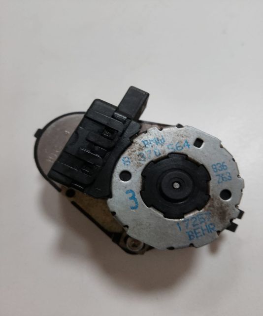 Motoras  clapeta aeroterma  8370564 BMW Seria 3 E46 (facelift) seria