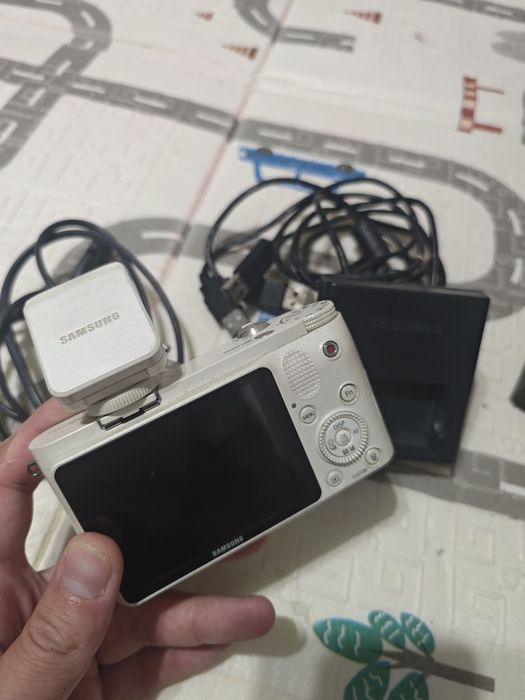 Продам SAMSUNG NX1000