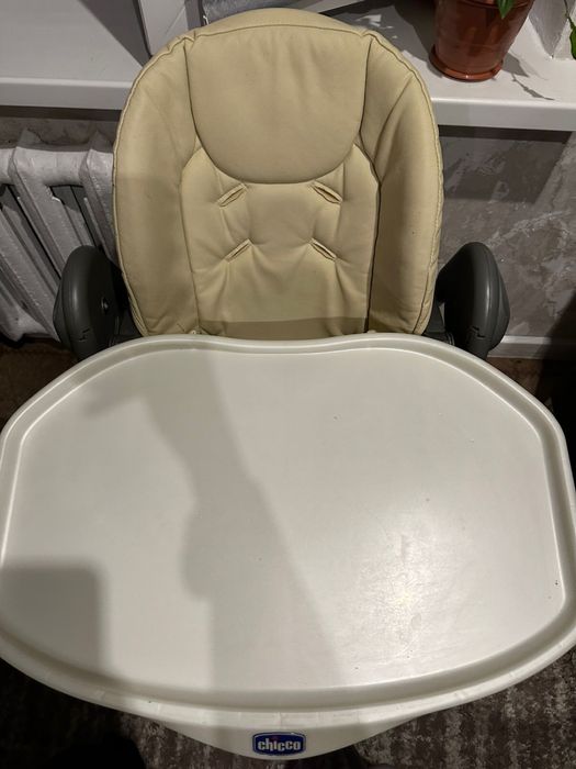Продам стульчик для кормления Chicco