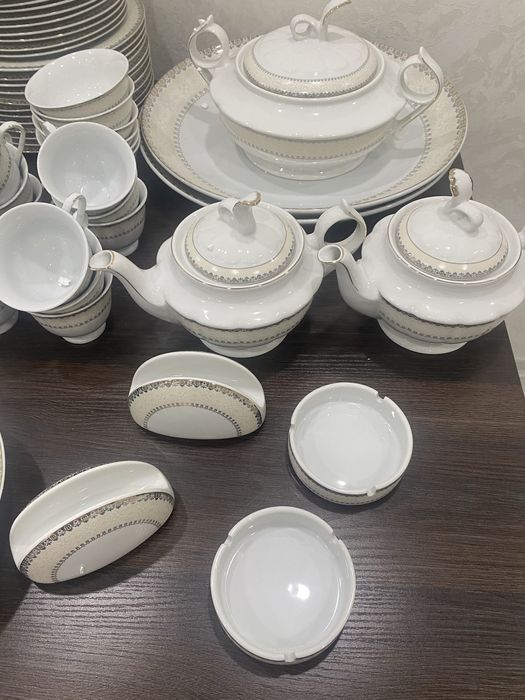 Продаю чайно-столовый сервиз