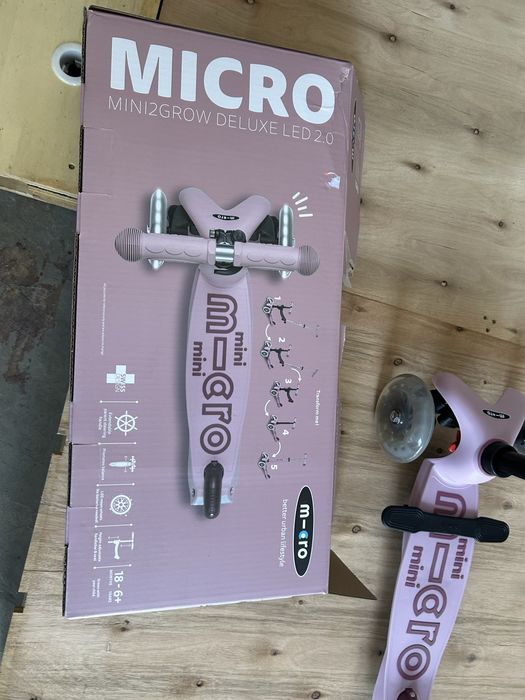 Trotineta  micro mini2grow  deluxeled 2.0