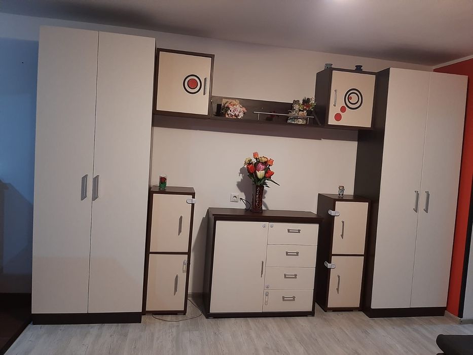 Închiriez apartament