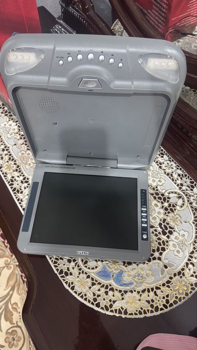 Монитор для автомобиля