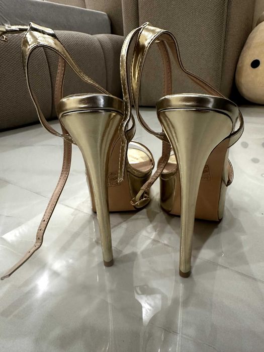 Високи Обувки 38 Номер