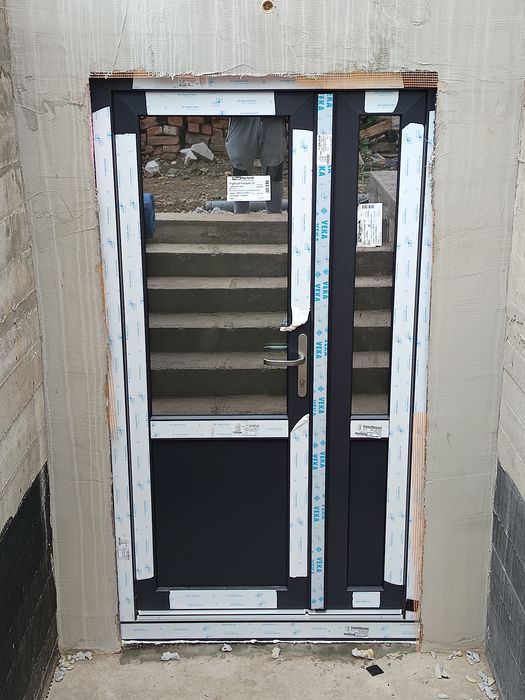 Montaj și întreținere tâmplărie . Site insecte .