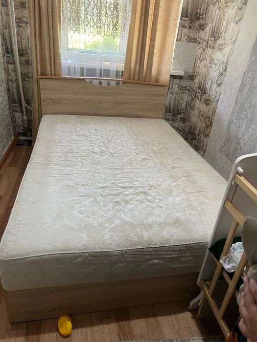 Кровать двуспальная