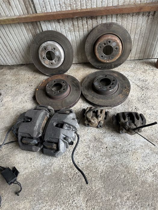 Kit frane BMW Seria 5 E60 E61 535d etrier stanga Dreapta e60 535d 272cp 286cp discuri fata spate 535 E60