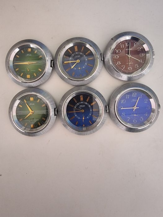 Часы Зим и Победа