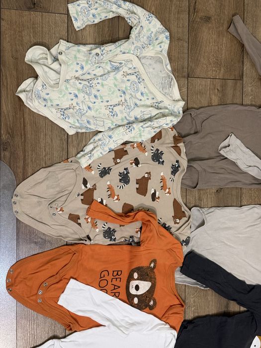 Lot haine baiat marimea 92 - body-uri si pantaloni