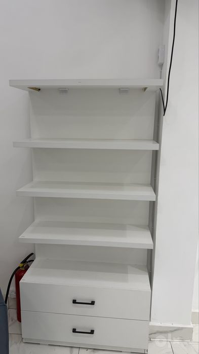 Mebel kiyim kechak dokoni uchun