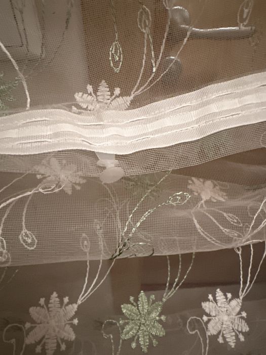 Тънки пердета с бродерия