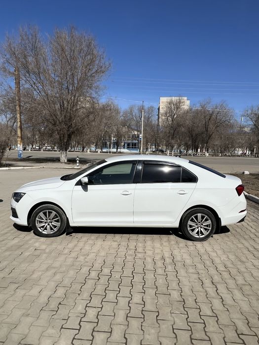 Продам skoda rapid