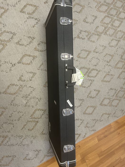 Hard case/ Кейс/ Чехол для электрогитары/ strat/ tele