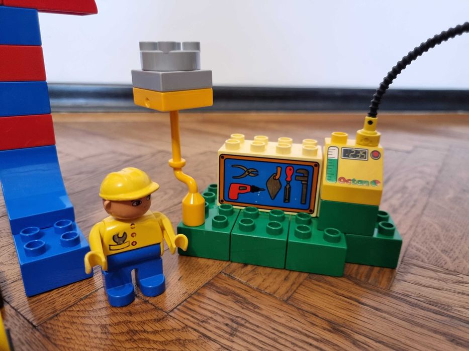 Lego duplo service auto si statie alimentare