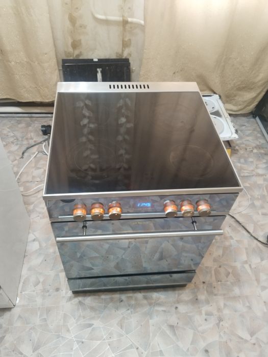 Продам стеклокерамическую плиту Kaiser