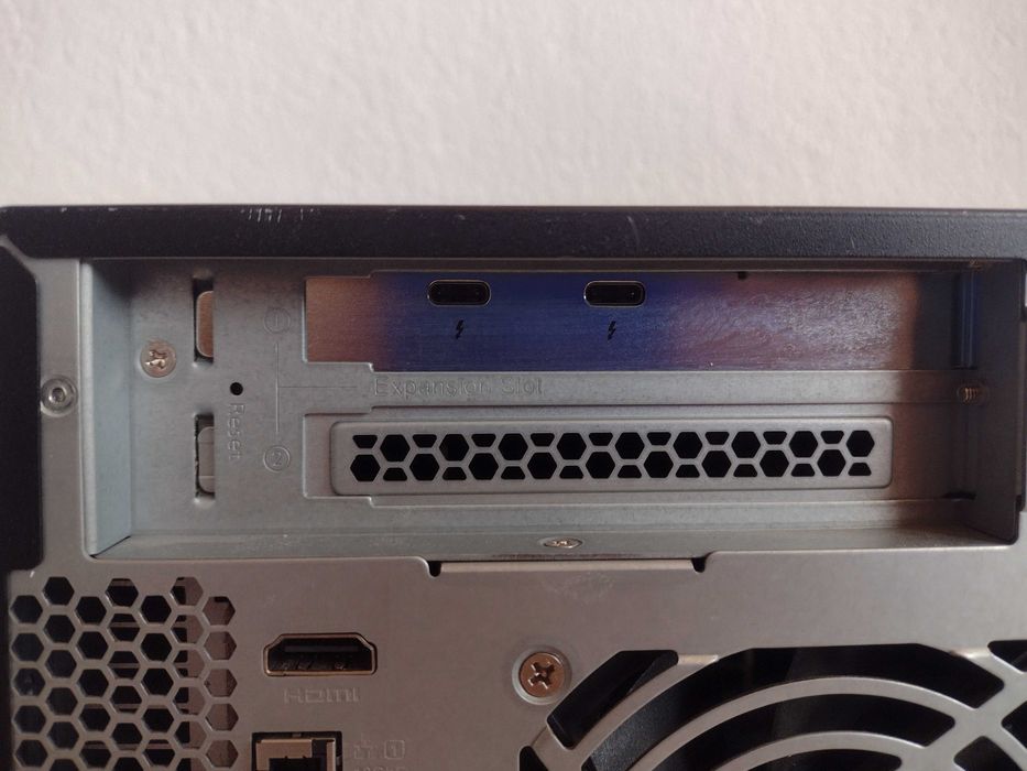 Qnap NAS TVS-672XT i3 8G