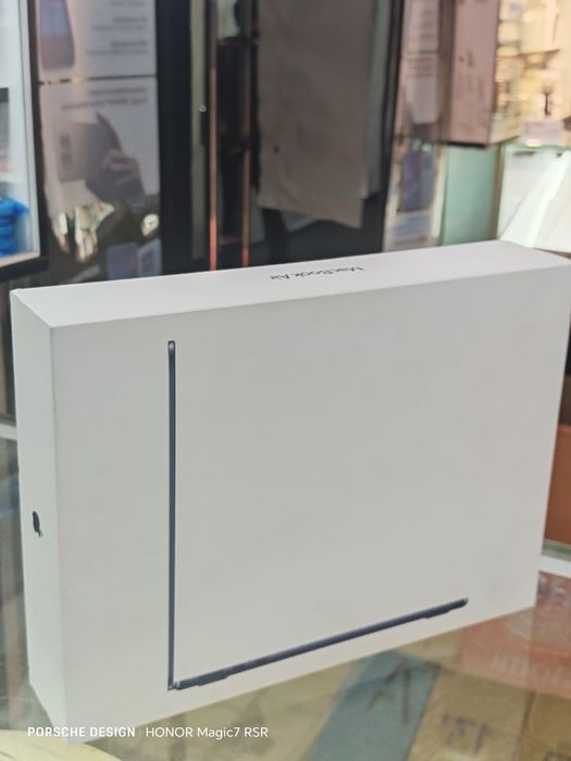 MacBook Air 13" M4 16/256 официалка