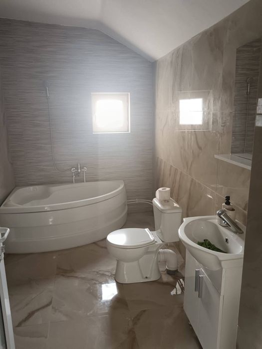 Vand casa in Sarateni