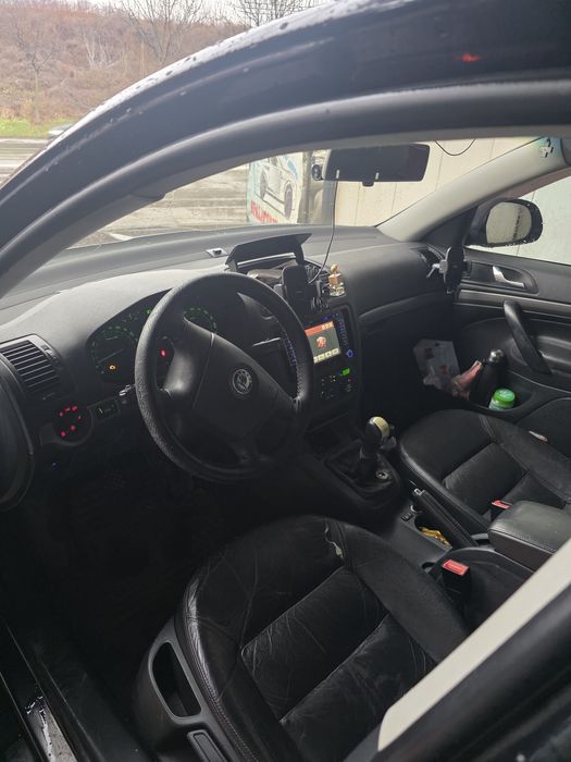 Vând skoda octavia 2 1.6